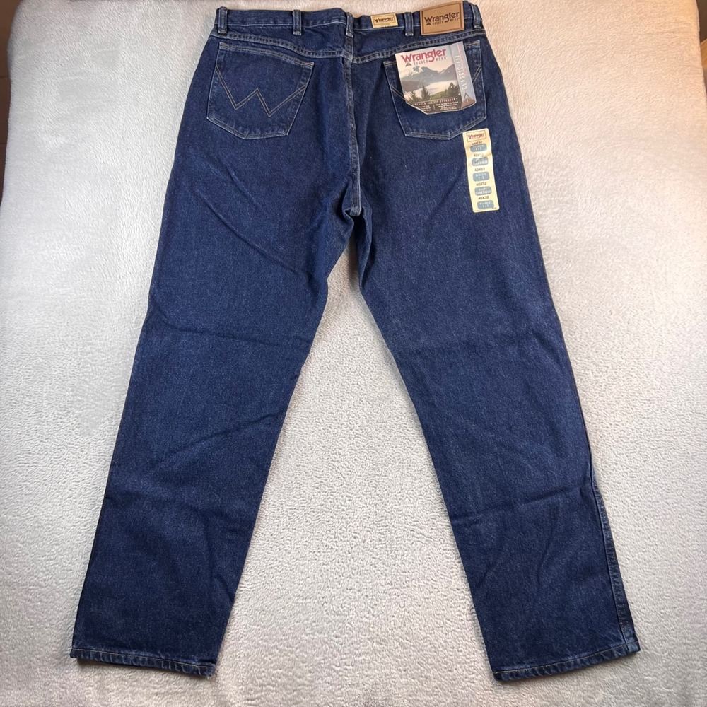 NWT Wrangler Rugged Wear Classic Fit Jeans Mens 40x32 Dark Wash Denim 39902RS